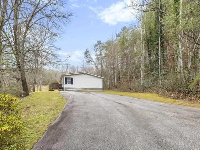 Photo of 305 River Road