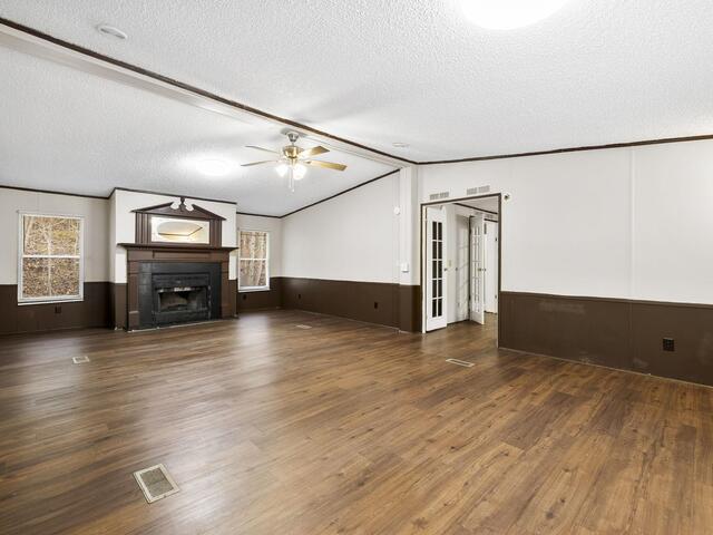 Photo of 305 River Road