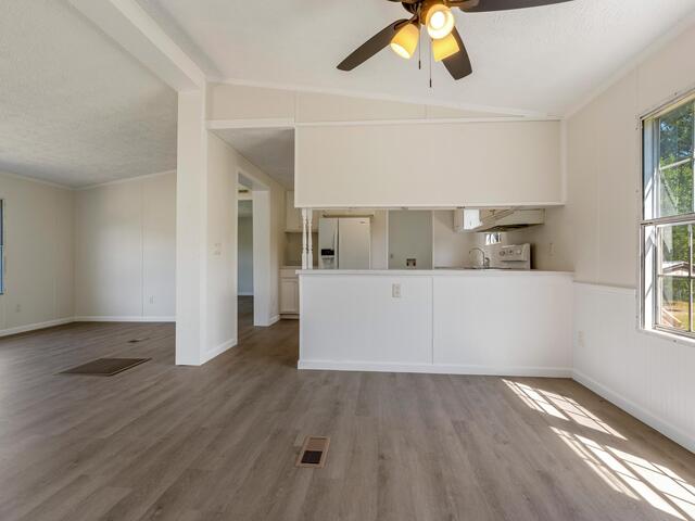 Photo of 482 Burton Creekside Road