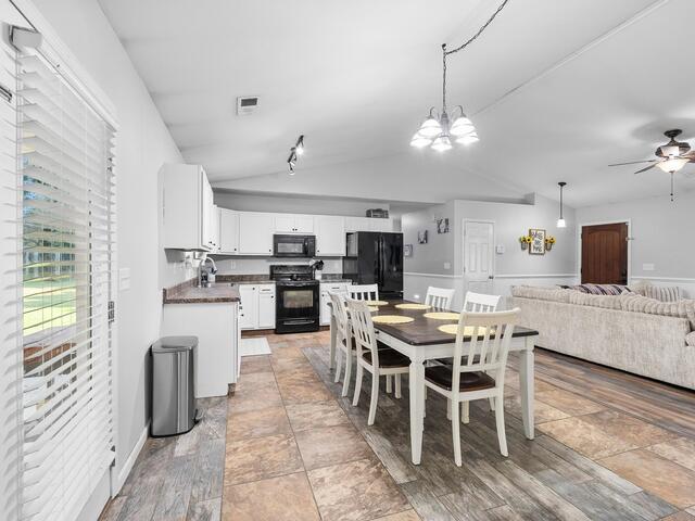 Photo of 208 Redfern Court