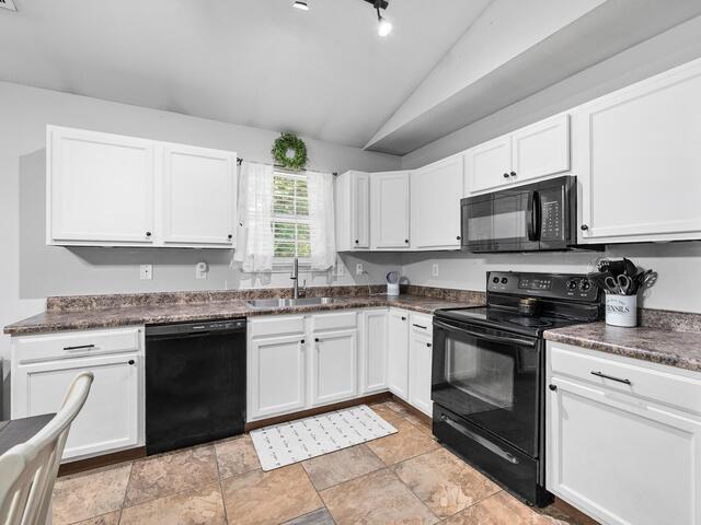 Photo of 208 Redfern Court