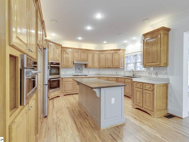 Photo of 516 Foxcroft Road