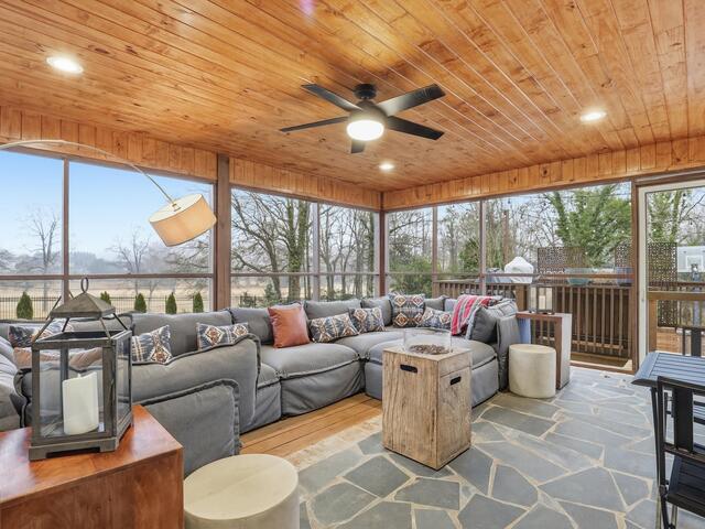 Photo of 405 Foot Hills Road