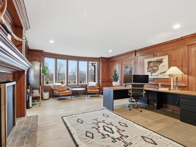 Photo of 405 Foot Hills Road