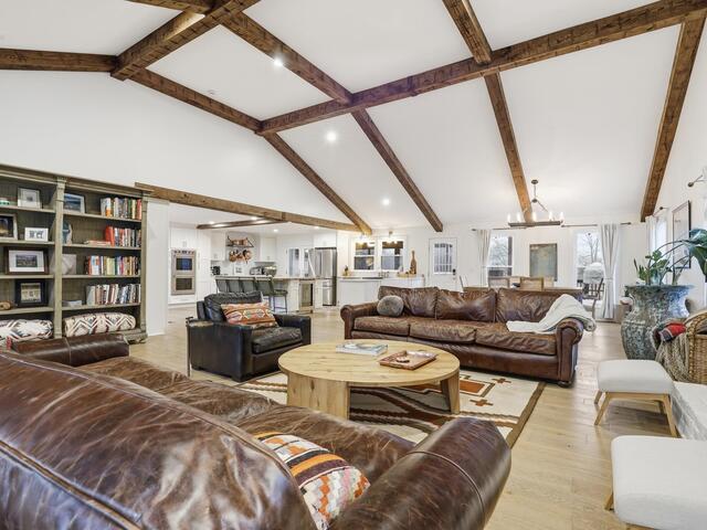 Photo of 405 Foot Hills Road