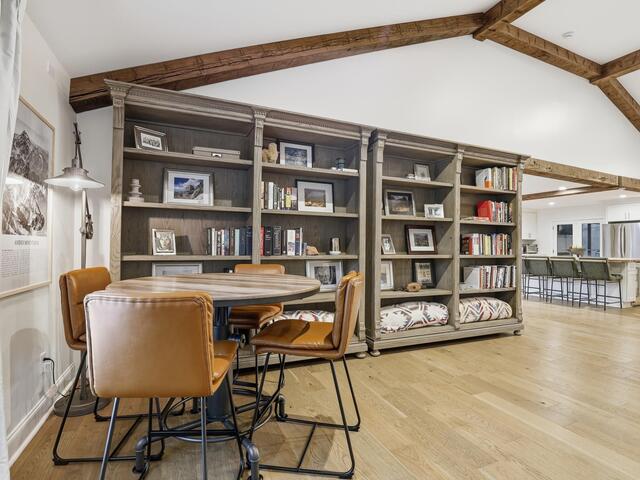 Photo of 405 Foot Hills Road