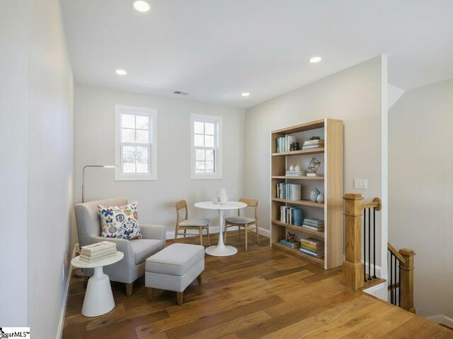 Photo of 1035 Nazareth Church Road