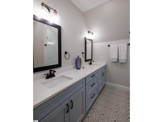 Photo of 1035 Nazareth Church Road