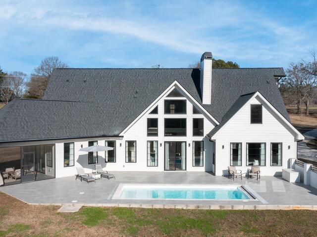 Photo of 1035 Nazareth Church Road