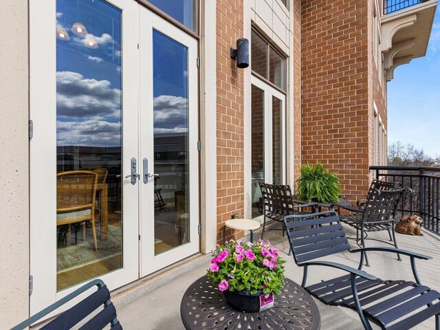 Photo of 111 E McBee Avenue
