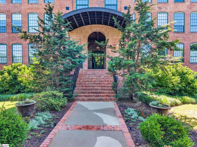 Photo of 400 MILLS Avenue