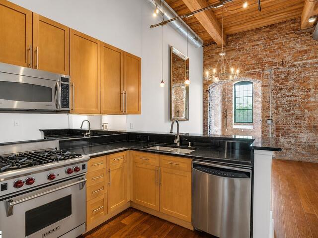 Photo of 400 MILLS Avenue