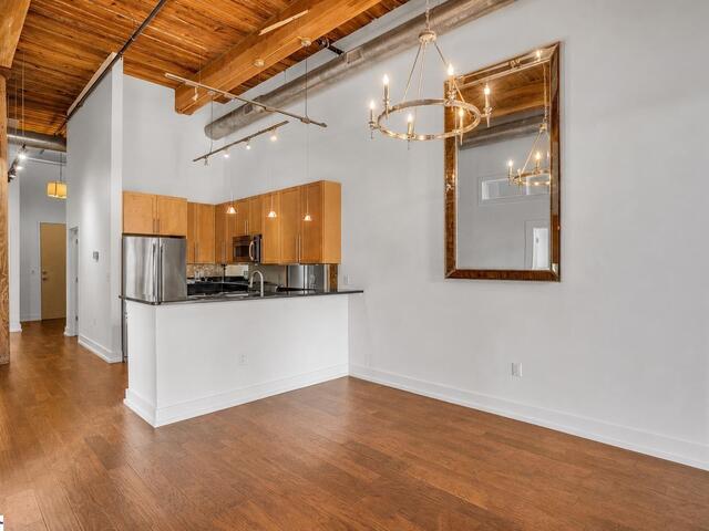 Photo of 400 MILLS Avenue