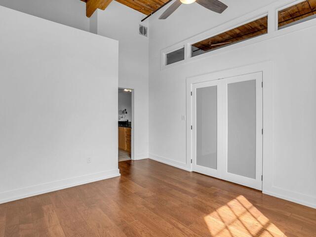 Photo of 400 MILLS Avenue
