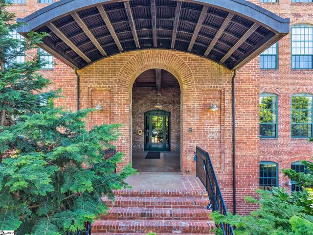 Photo of 400 MILLS Avenue