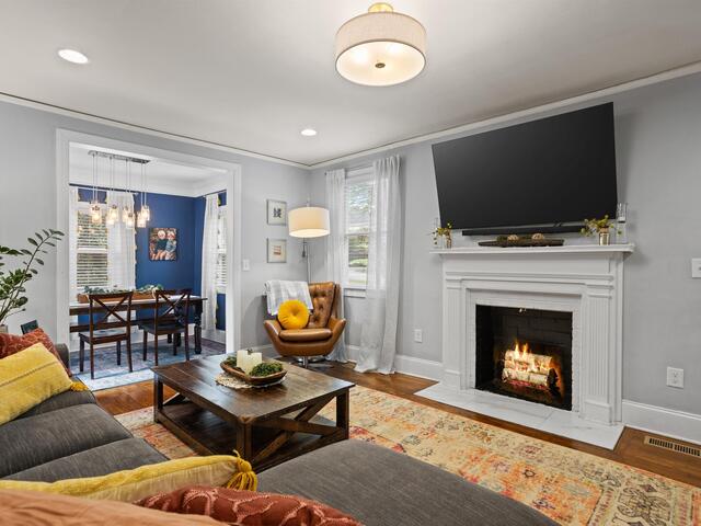 Photo of 4 Waverly Court