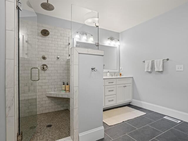 Photo of 4 Waverly Court