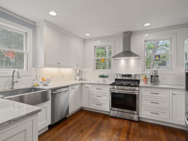 Photo of 4 Waverly Court