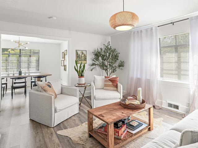 Photo of 1413 S McDuffie Street