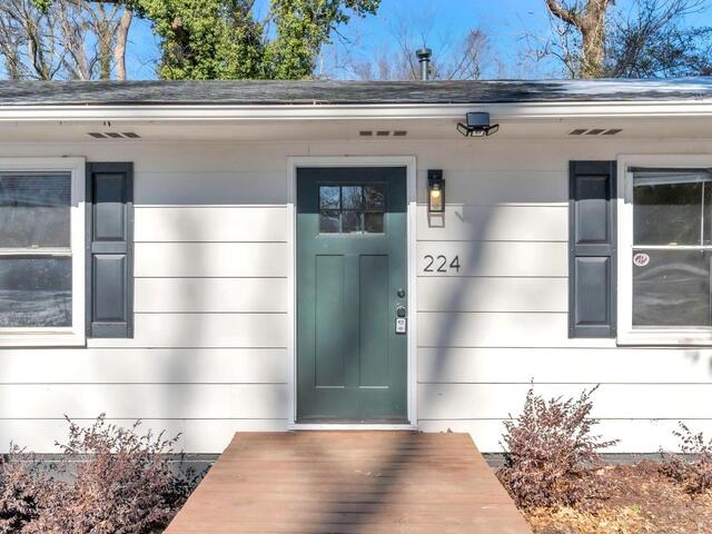 Photo of 224 S Hampton Drive