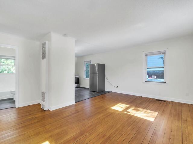 Photo of 224 S Hampton Drive