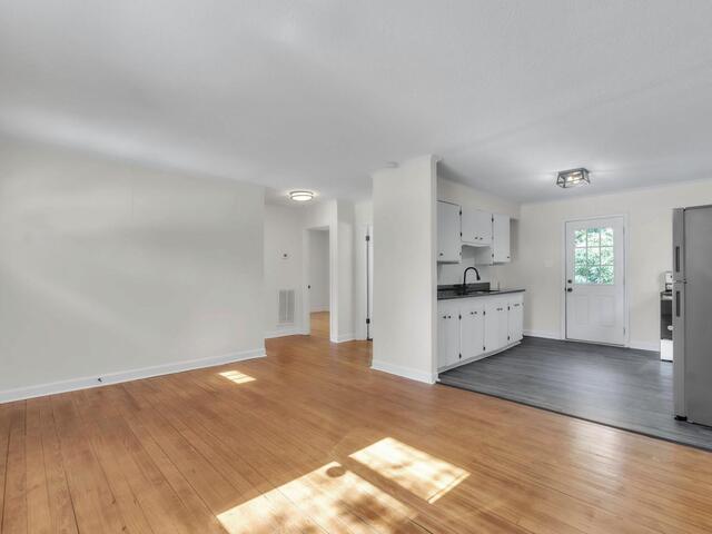 Photo of 224 S Hampton Drive