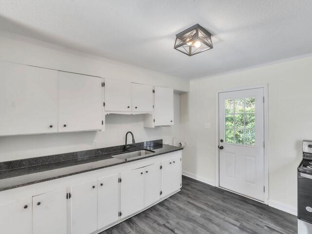 Photo of 224 S Hampton Drive