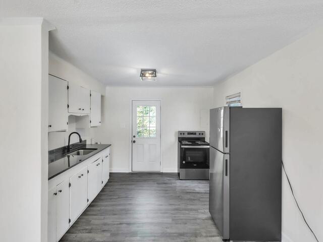 Photo of 224 S Hampton Drive