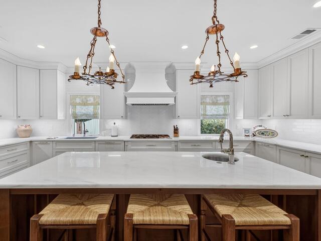 Photo of 18 LaVista Court