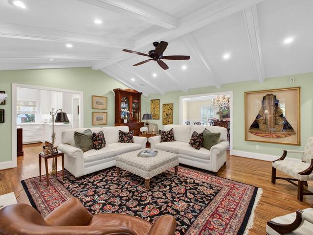 Photo of 18 LaVista Court