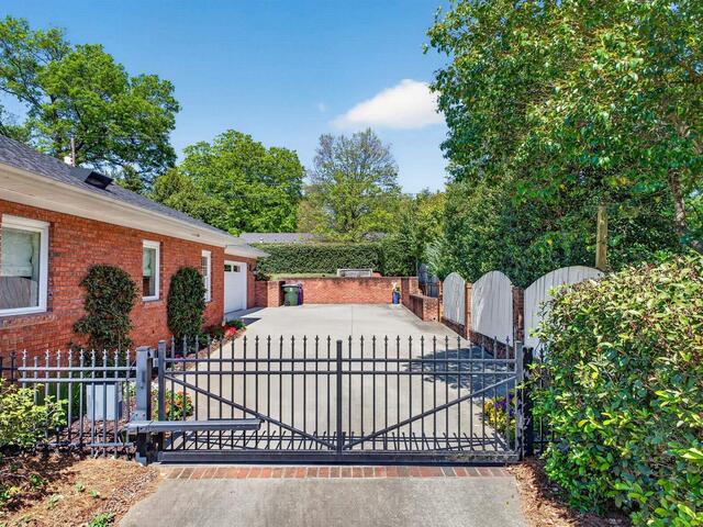 Photo of 18 LaVista Court