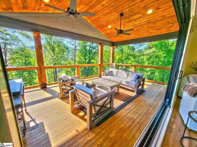 Photo of 366 Hideaway Cove Drive