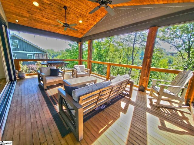 Photo of 366 Hideaway Cove Drive