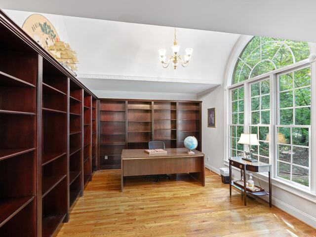 Photo of 41 Farringdon Drive