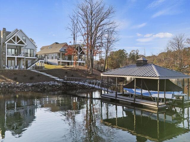 Photo of 421 Lakestone Court