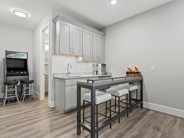 Photo of 421 Lakestone Court