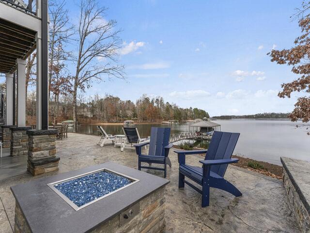 Photo of 421 Lakestone Court