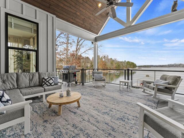 Photo of 421 Lakestone Court