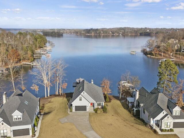 Photo of 421 Lakestone Court