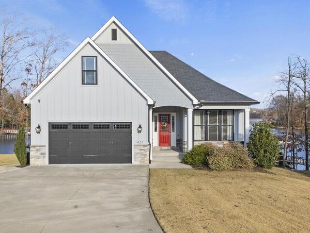 Photo of 421 Lakestone Court