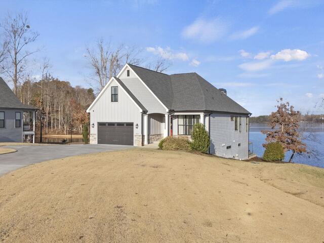 Photo of 421 Lakestone Court