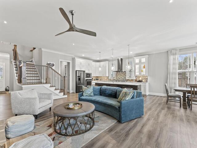 Photo of 421 Lakestone Court