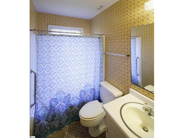 Photo of 122 Whitestone Avenue
