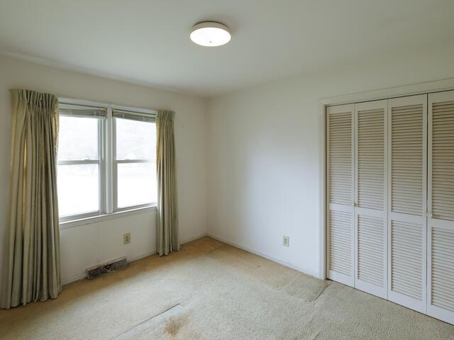 Photo of 122 Whitestone Avenue