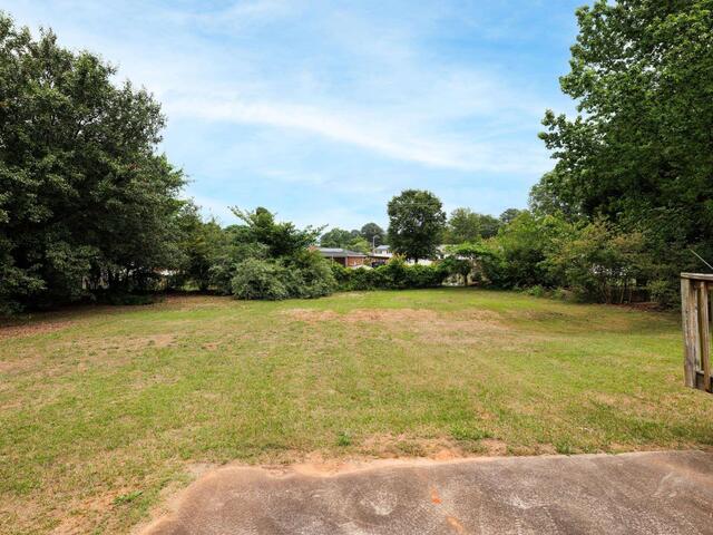 Photo of 122 Whitestone Avenue