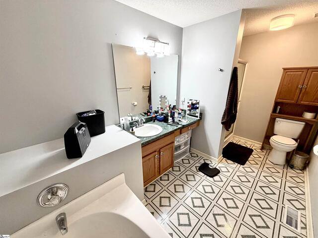 Photo of 588 Douglas Road