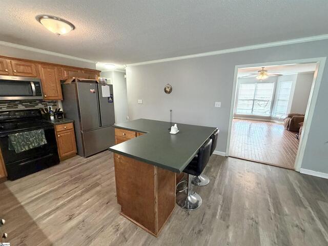 Photo of 588 Douglas Road