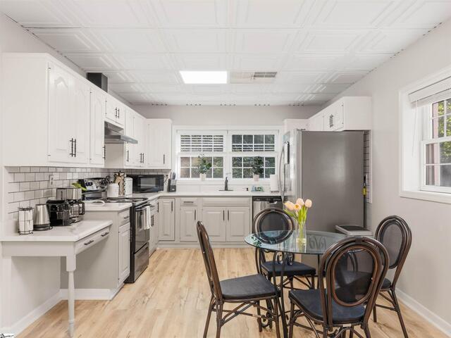 Photo of 1215 Roe Ford Road