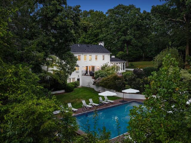 Photo of 1215 Roe Ford Road