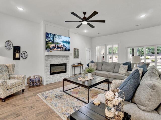 Photo of 165 Lake Bowen Drive